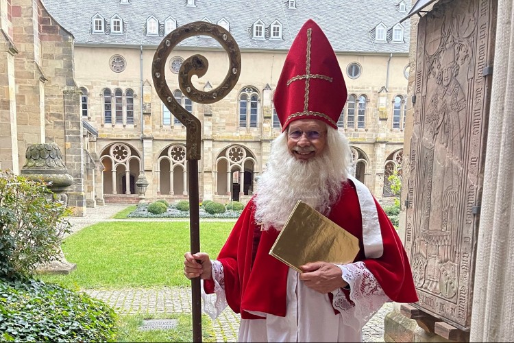 Saint Nicolas dans le cloître de la cathédrale de Trèves (© Michael Strobel) Saint Nicolas dans le cloître de la cathédrale de Trèves (© Michael Strobel)