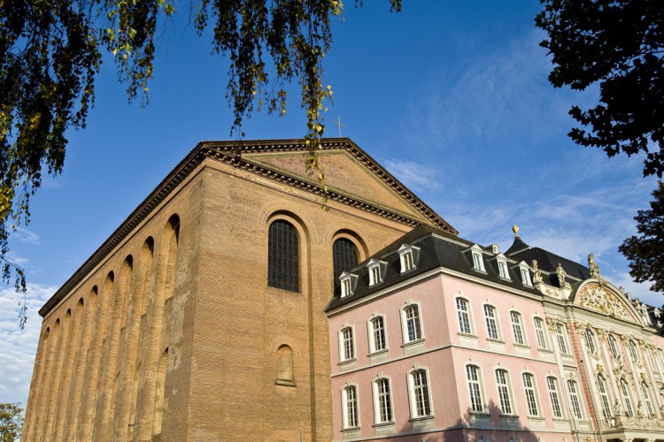 Basilika mit kurfürstlichen Palais