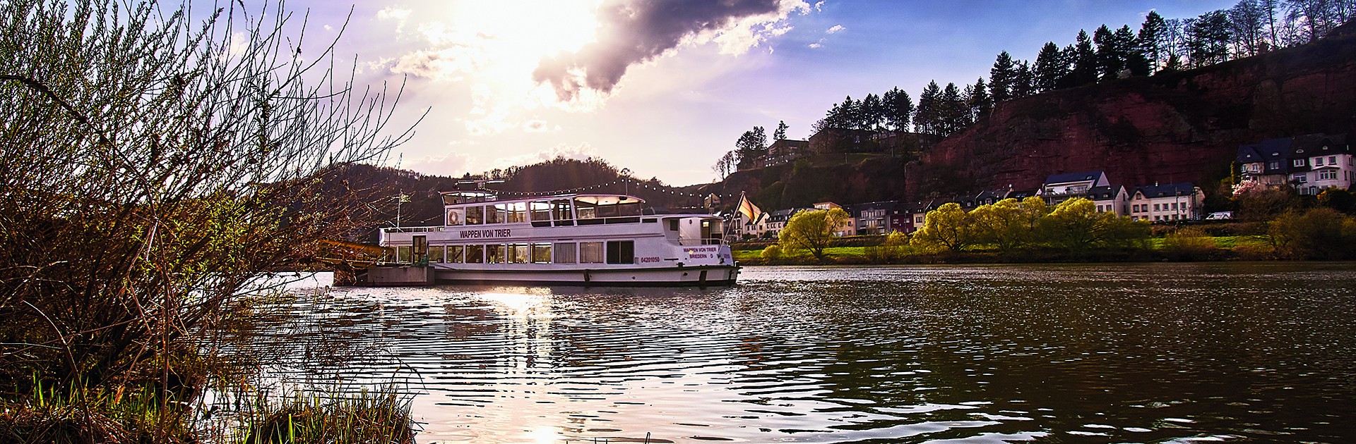 Ship at the Moselle Riverside - © Marcel Fuchs