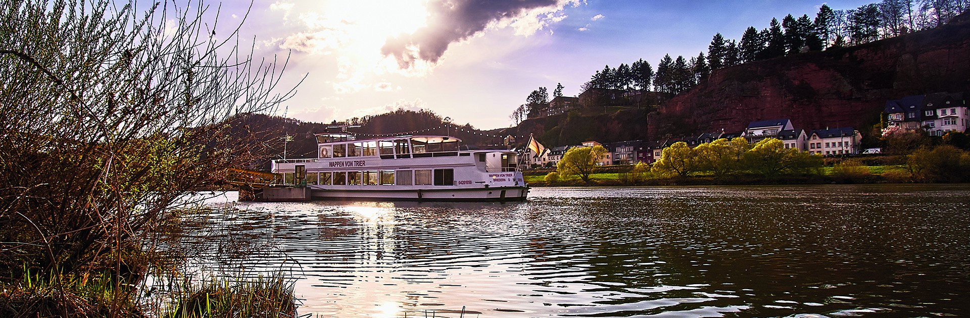 Ship at the Moselle Riverside - © Marcel Fuchs