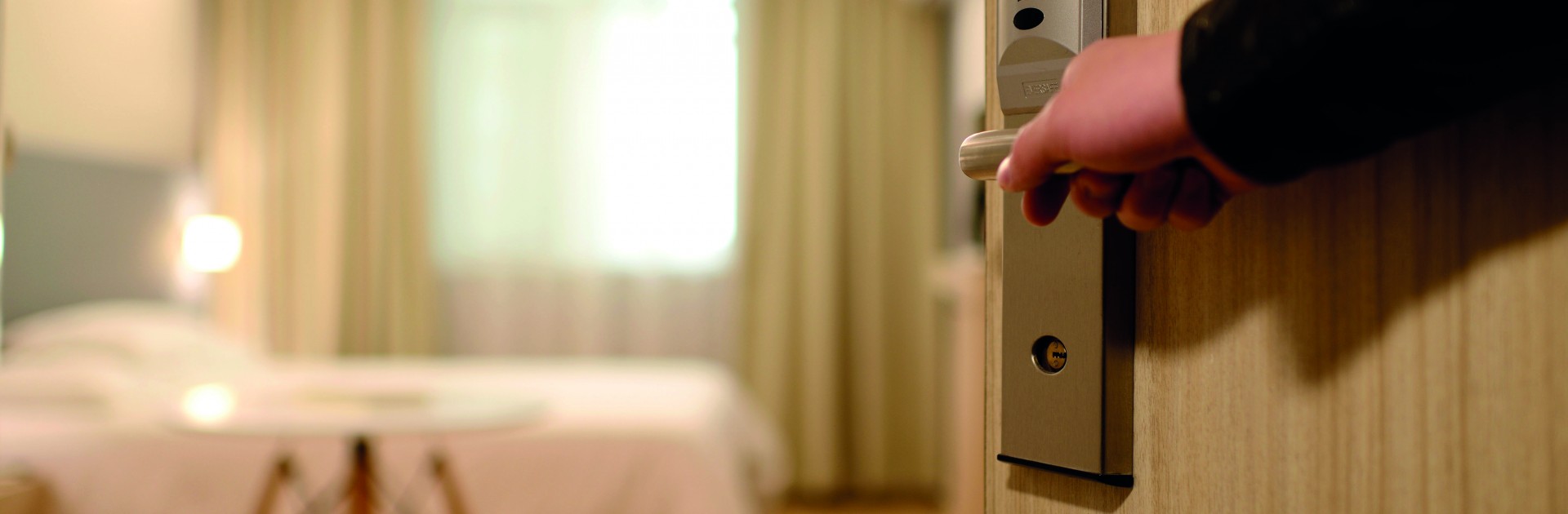 Hotel Room - © Davidlee/pixabay.com