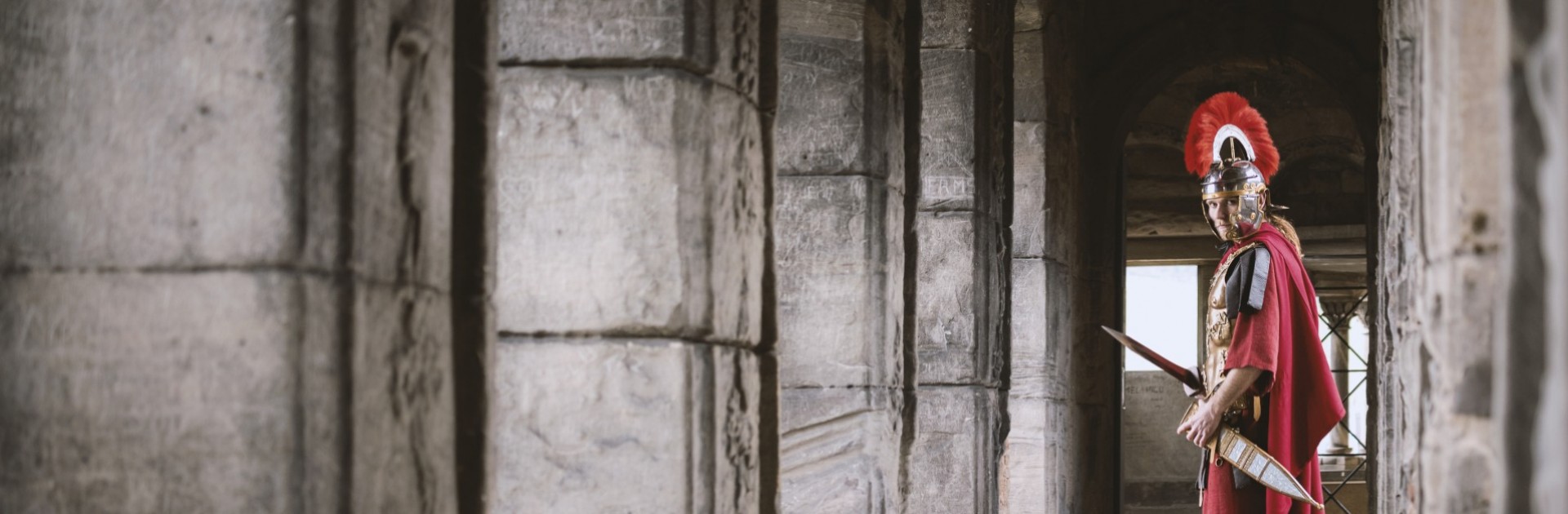 Erlebnisführung Das Geheimnis der Porta Nigra - © Jan Malburg/Trier Tourismus und Marketing GmbH