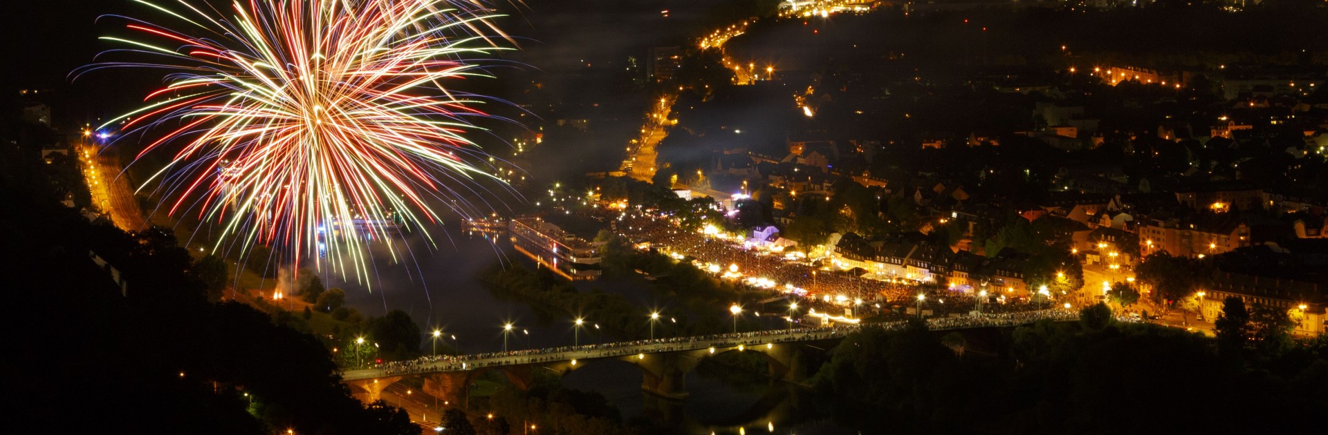 Feuerwerk über Trier - &copy; Simon Frank/Shutterstock