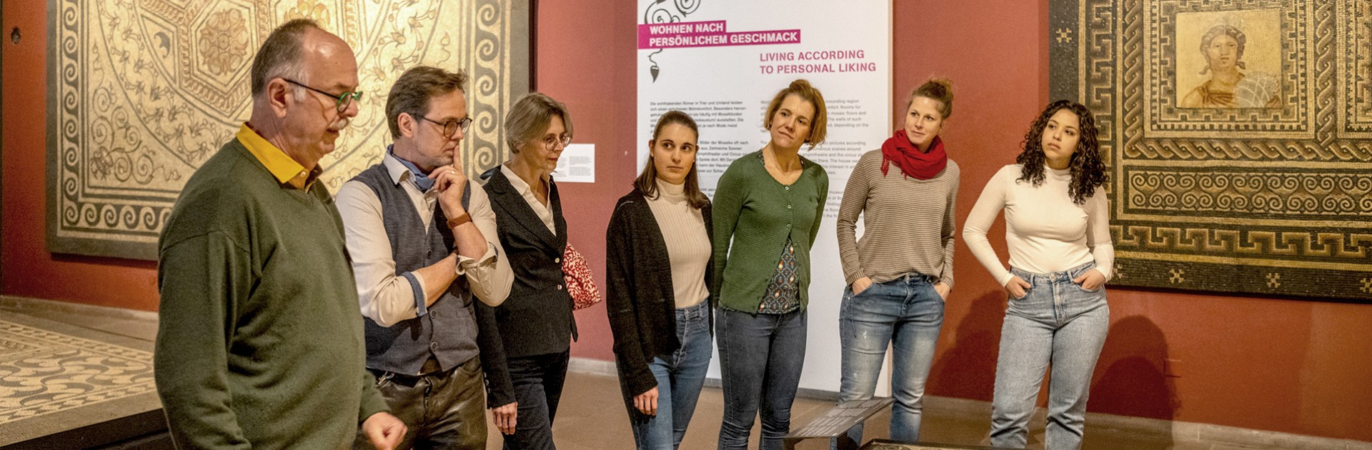 Eine Gruppenfuehrung im rheinischen Landesmuseum - &copy; Trier Tourismus und Marketing GmbH und Dominik Ketz