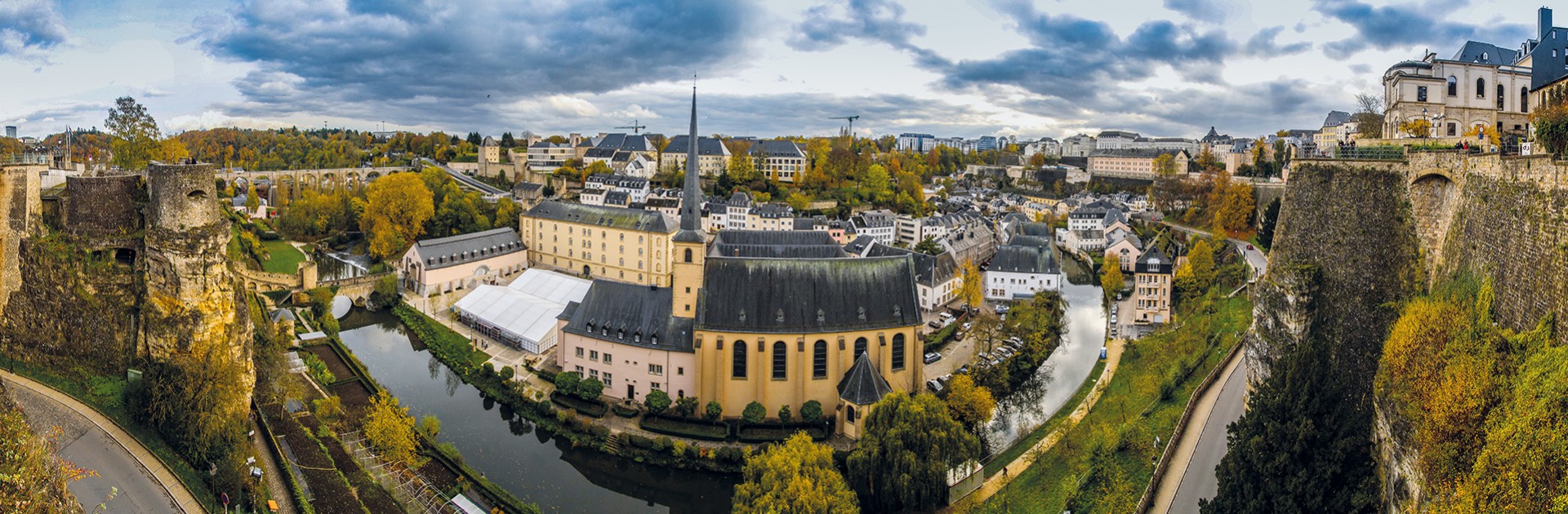Abtei Neimënster im Luxembourger Stadtteil Grund - © Shutterstock