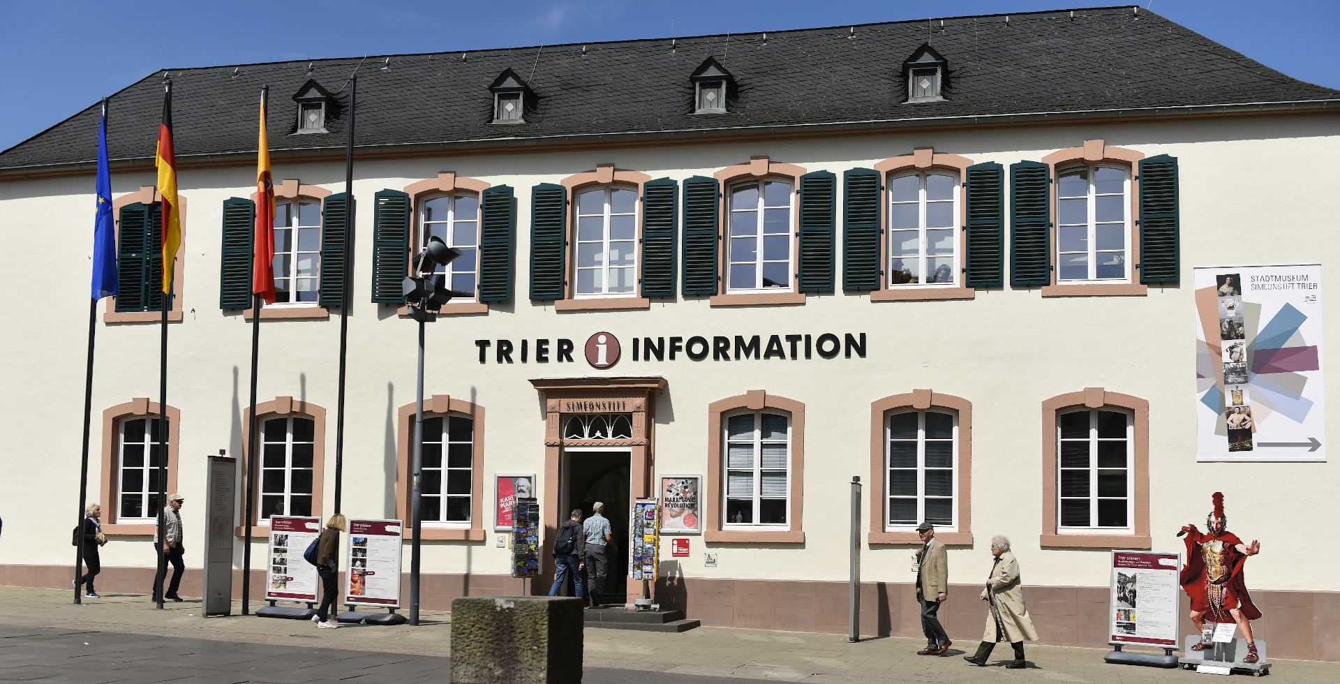 Trier Tourist-Information Simeonstraße Porta Nigra - © Photogroove