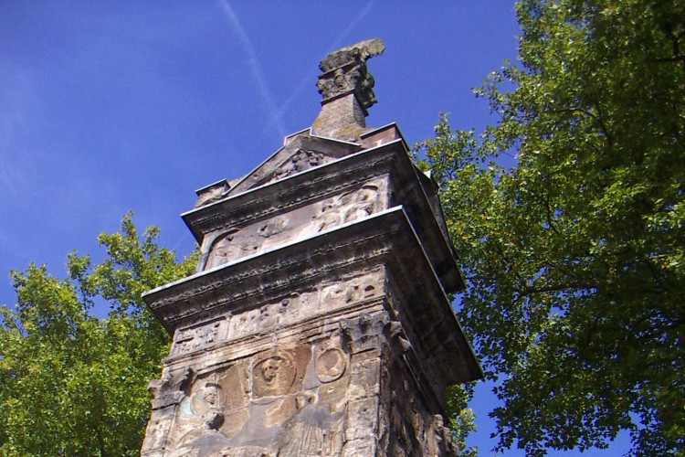 The Igel Column