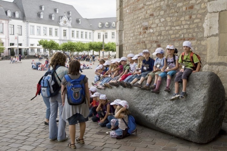 Children in front of the Cathedral