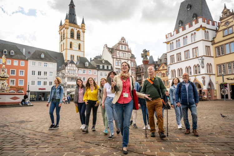 Guided tour Main Market Square - © Dominik Ketz / Trier Tourismus und Marketing GmbH