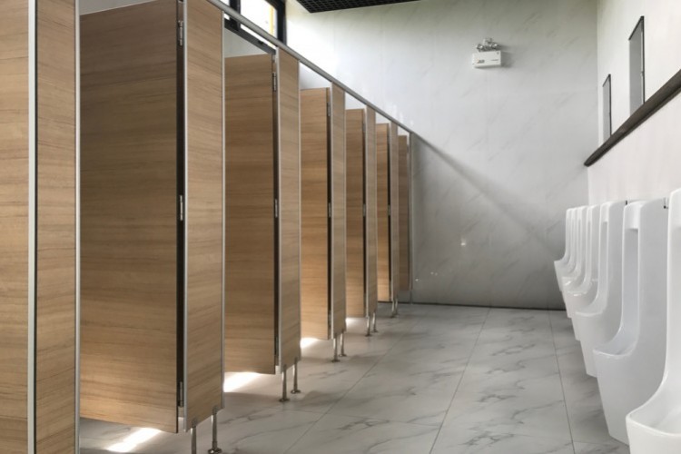 Restrooms - © sevenke/shutterstock.com