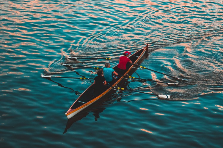 Canoe - © Adrian Jozefowicz/pexels.com