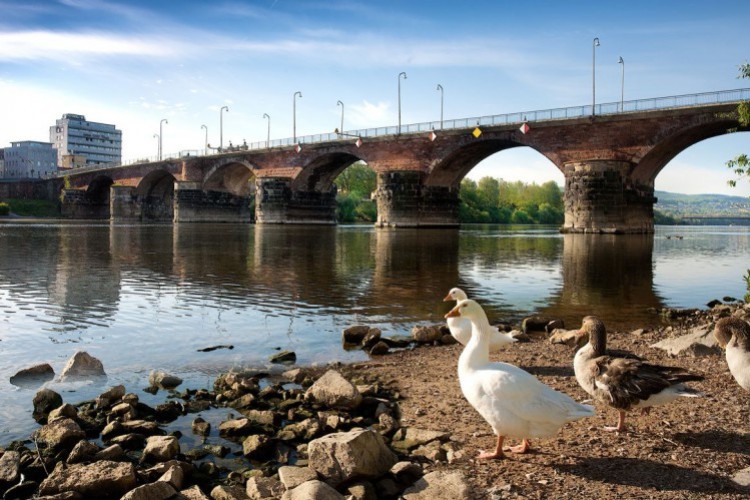 Le pont romain et la Moselle - © Walter Baumeiser