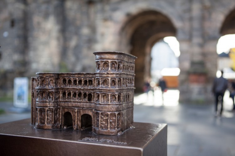  Model of the Porta Nigra, symbol of the city of Trier (© ttm)