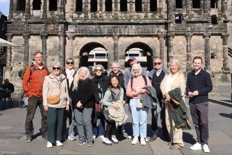 Im Vorfeld des GTM besuchten elf internationale Journalisten die Stadt Trier und wurden dabei von TTM-Geschäftsführer Yannick Jaeckert begrüßt. - © Trier Tourismus und Marketing