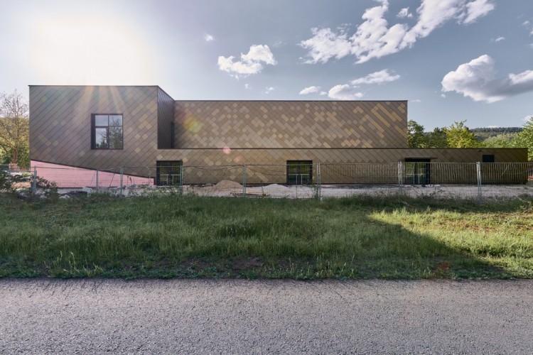 Außenansicht Halle Mäusheckerweg - &copy; Hochbauamt Trier