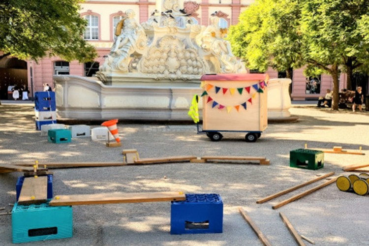 Bewegungsbaustelle für Kinder - &copy; mobile spielaktion e.V., copyright Bea-Lou Fin Grzebatzki 