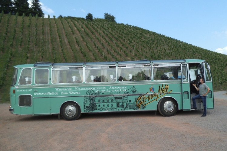 Bus Weingut von Nell - © Weingut von Nell