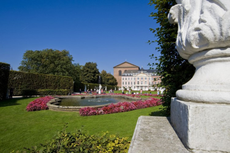 Palastgarten mit Blick auf das kurfürstliche Palais