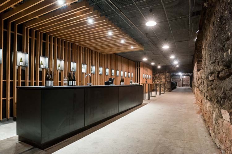 Präsentationsraum im Keller des Weingutes Vereinigten Hospitien - © Vereinigte Hospitien