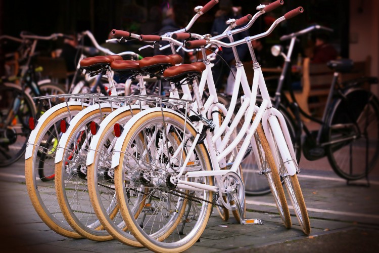 Fahrräder (© yorgunum/pixabay.com)