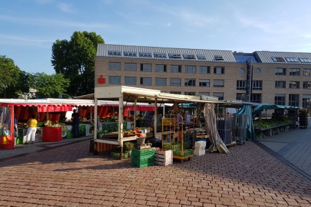 Farmers' market